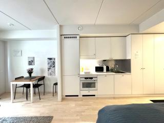 Easy Stay Rooms & Apartments near Airport - 5