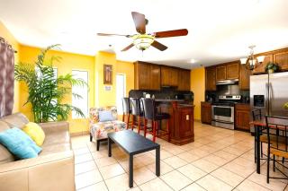 Lantana Retreat - Cozy 2BR w Pool, No Stairs - 6