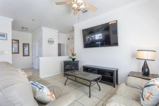 Ocean Garden 8 - Walk to the beach - Spacious 3BR - 0