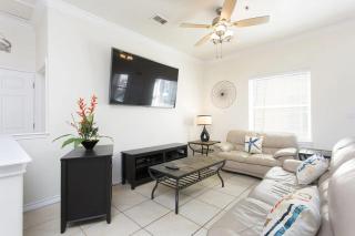 Ocean Garden 8 - Walk to the beach - Spacious 3BR - 7