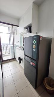A3508 Monthly Condo Skytrain Minutes away Full Kitchen and Bath! - 2