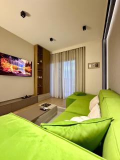 Skyline 18 City View Apartment, Balcony & Parking - 0