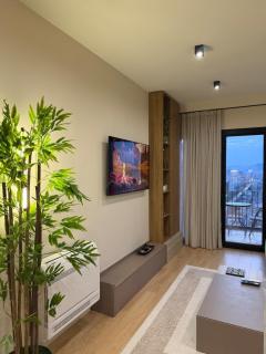 Skyline 18 City View Apartment, Balcony & Parking - 3