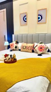 Velvet Nestays - Cozy Studio Retreat, Terrace, Kitchen - 9