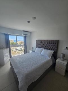 Stunning new beachfront condo 9th floor ocean view - 2