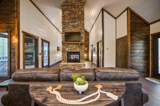Fire Away- Broken Bow Cabin - 2