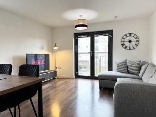 BEST PRICE! New Listing! 2 Bedrooms, 2 bathrooms up to 6 guest and Free Parking City Center! - 9