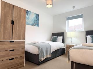 BEST PRICE! New Listing! 2 Bedrooms, 2 bathrooms up to 6 guest and Free Parking City Center! - 7