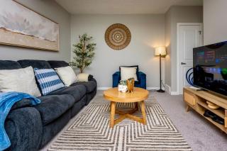 Modern 2BR Suite Near CTrain - 2