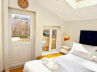 Brand New Studio Apartment York City Centre Near Train Station - York Minster with Terrace - 8