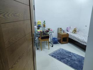 maison sale cuisine et deux chambre - 1