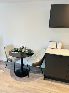 Stylish Modern 1-Bed Apartment - 4