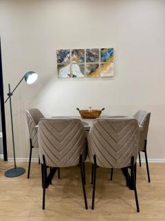 Skyline 18 City View Apartment, Balcony & Parking - 1