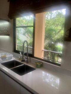 L1213 One Bedroom, Huge balcony Amazing Sunsets - 4