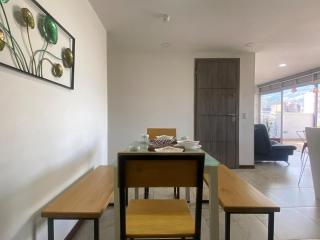 Vista al cielo y a las montañas de Medellín - 2