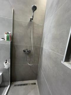 Premium Studio Apartment Golem - 4