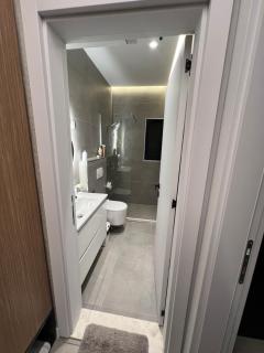 Premium Studio Apartment Golem - 5