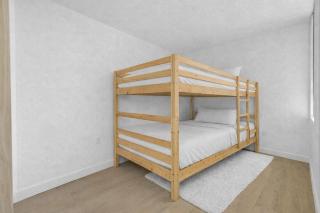 Modern 2BR Condo in North York! - 5