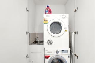 Magnificent Views - Bright & Spacious CBD Sky Escape - Free Tram Zone - 5