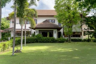 THE ULTIMATE GRAND PRIVATE ESTATE FOR RENT A Rare Sanctuary of Prestige & Privacy - 1