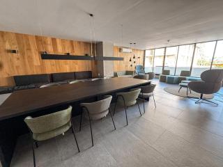 Lakefront Studio - Heated Pool & Gym 5 min airport - 6