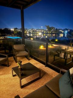 Lakefront Studio - Heated Pool & Gym 5 min airport - 1