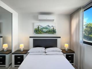 Bay View 2-Bedroom Apartment - 8