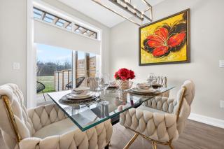 Luxury Niagara 3 Bdr Townhouse /Garage - 8