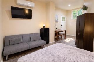 Studio 1 - Comfortable Guest Studio by Cedars-Sinai, Beverly Center and Beverly Hills - 8