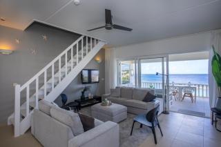 Spacious Ocean View Apartments with Balcony in Blue Bay - 1