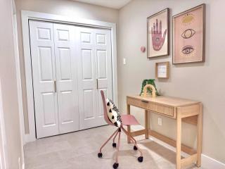 Spacious Katy Home, Firepit Backyard, Sleeps 10 - GN - 6