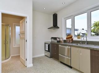 Charming Central Christchurch Bungalow 3 Bedroom 2 Bathroom Walk to new Stadium - 7