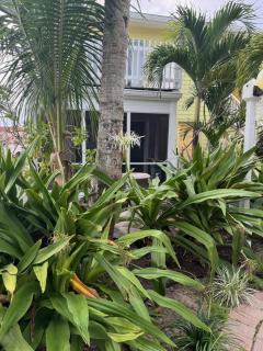 Cozy 2BR Villa Steps to Beach w pool Unit 8 - 2