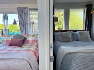 Studio Twenty5, Unique Poolside Retreat Near Nelson - 3