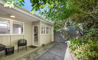 Silverstream Retreat - Best Short Term Rental in Upper Hutt - 1