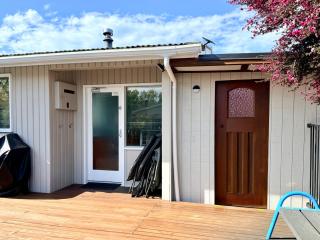 Studio Twenty5, Unique Poolside Retreat Near Nelson - 9