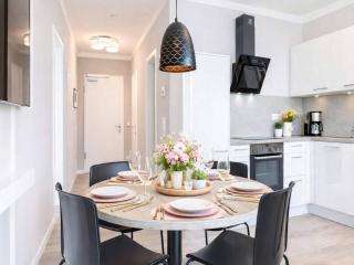 Modern family beach stay - 6