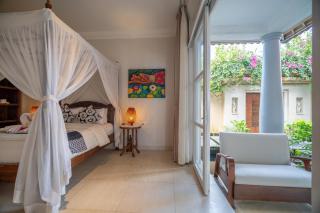 PropertLuxury 3BR Villa with Private Infinity Pool with Ocean Views in Manggis - 4