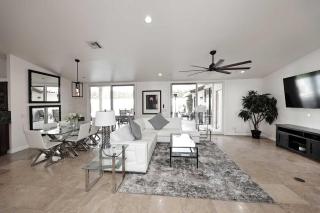 Private Executive Home, Pet Friendly, Walkable - Scottsdale - 0