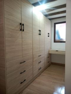 Estudio con ubicación estratégica y céntrica, totalmente nuevo por estrenar - 9