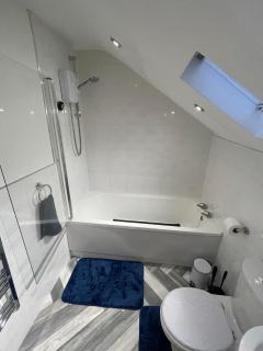 Stylish 2BR Duplex - Central & Spacious - 1