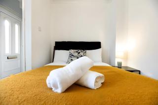 Large House , Free Parking , Alton Towers - 3