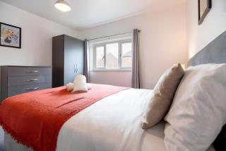 Large House , Free Parking , Alton Towers - 8