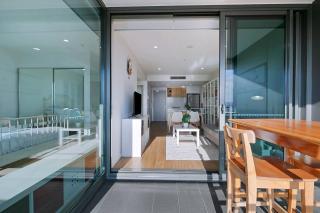 Windward - Inner-city Skyline Stay with Pool Access - 3