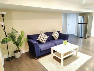 Family-Friendly Spacious 2BR Cozy Basement Suite - Near Attractions - Sleepsn5 - 9
