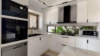 Kyshia Nai Harn Beach - 9