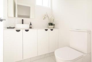 Spacious Hope Island Retreat - 1