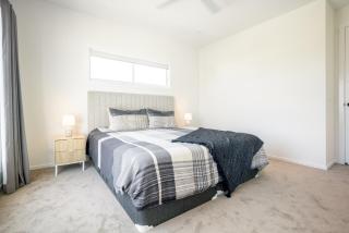 Spacious Hope Island Retreat - 7