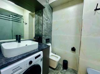 14th Floor Skyline Apartment - 7