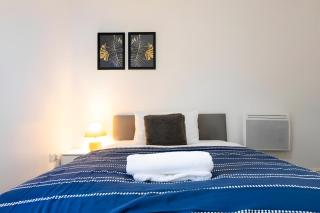 Large property, sleeps 8, Free Parking & Next to Alton Towers - 6